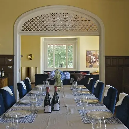 Sleeps 8 Pool Wifi Premeno