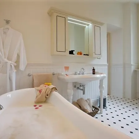 Sleeps 8 Pool Wifi *