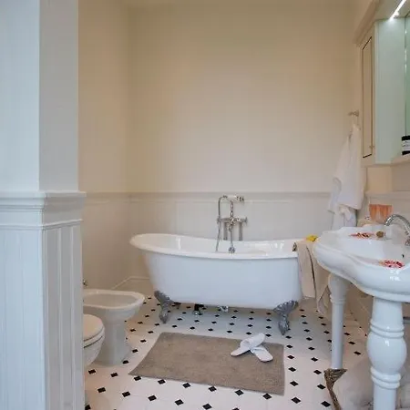 Sleeps 8 Pool Wifi Villa *