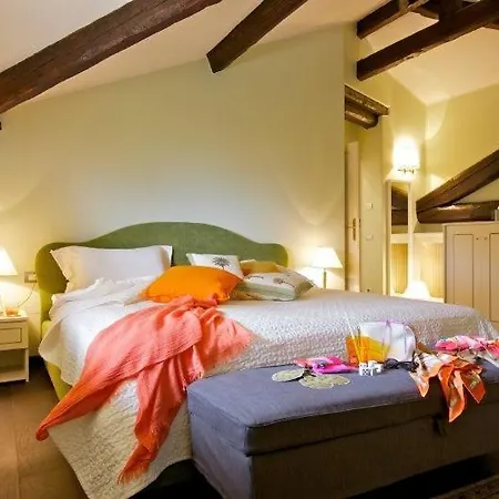 Sleeps 8 Pool Wifi