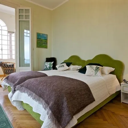 Villa Sleeps 8 Pool Wifi Premeno